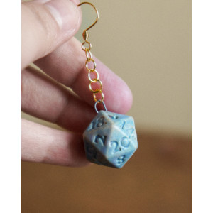 D20 bleuté - boucle d'oreille