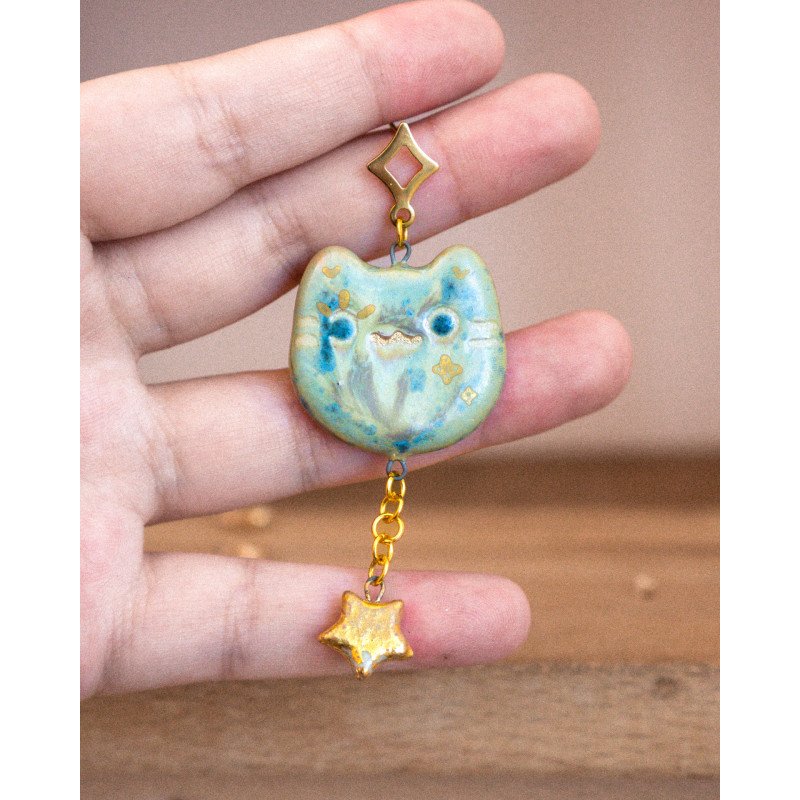 marbled blue star-patterned cat – earring