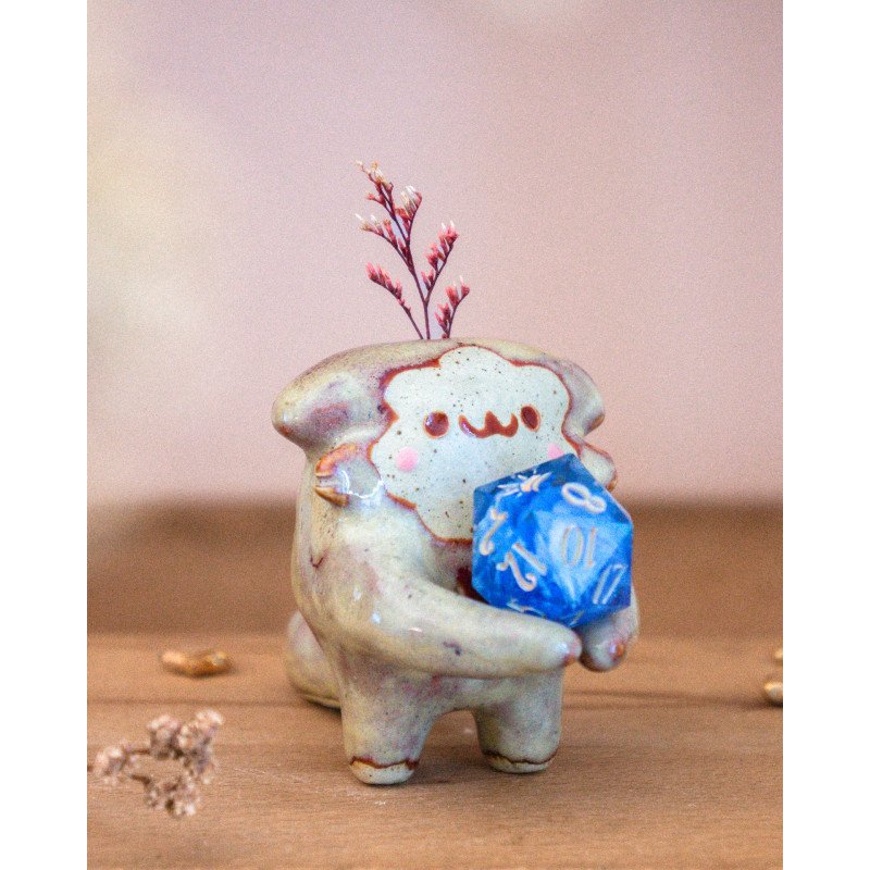 red and cream Soliflore Cat – Dice Holder